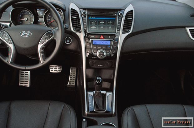 Hyundai i30 car interior