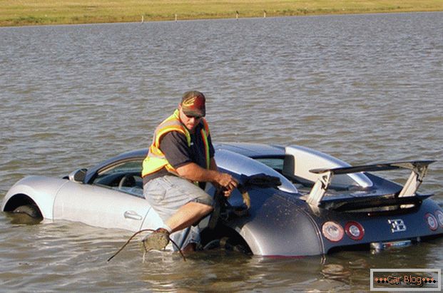 Bugatti Veyron SuperSport in the lake