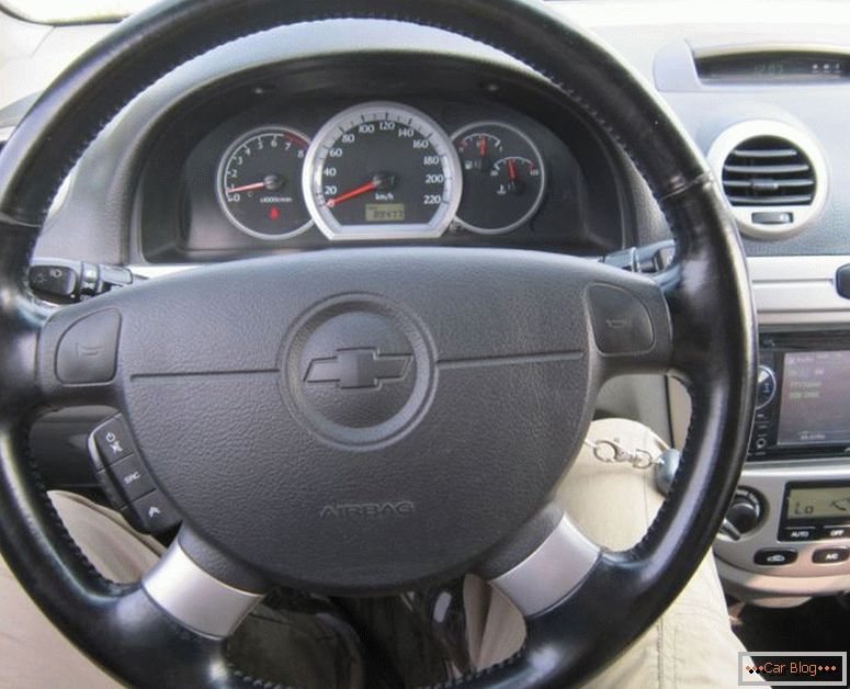 Chevrolet Lacetti with mileage steering wheel