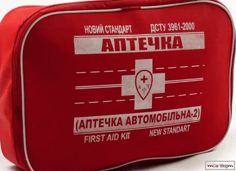 what should be in the first-aid kit of the car