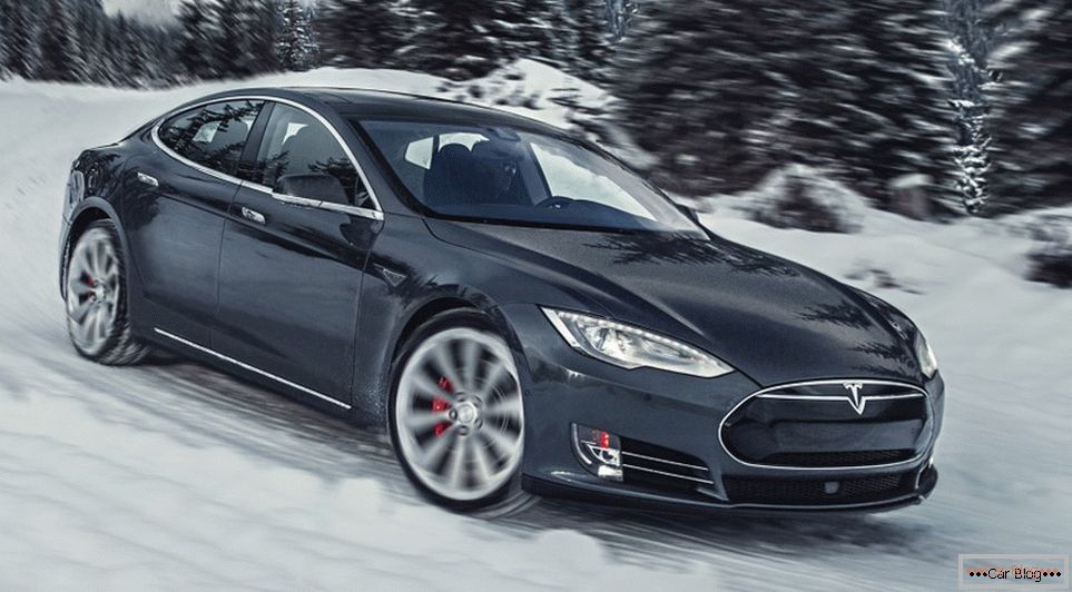 Ninety thousand Tesla Model S respond manufacturer