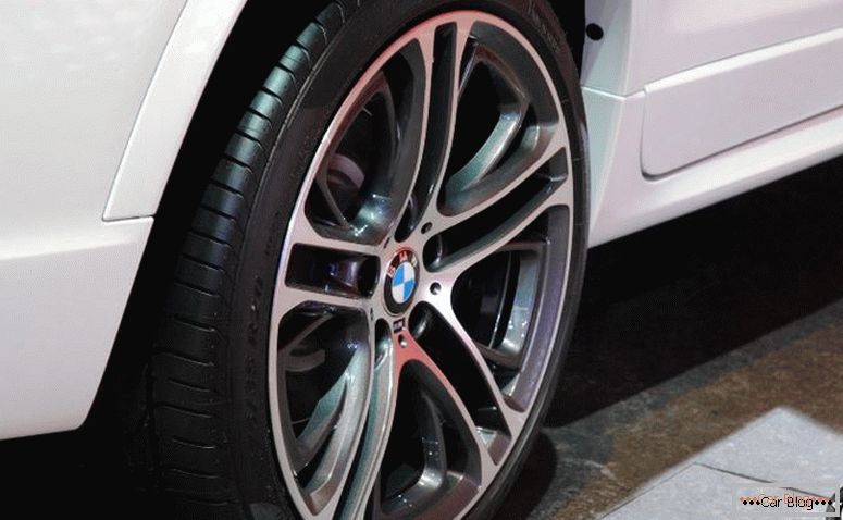 BMW X3 wheel