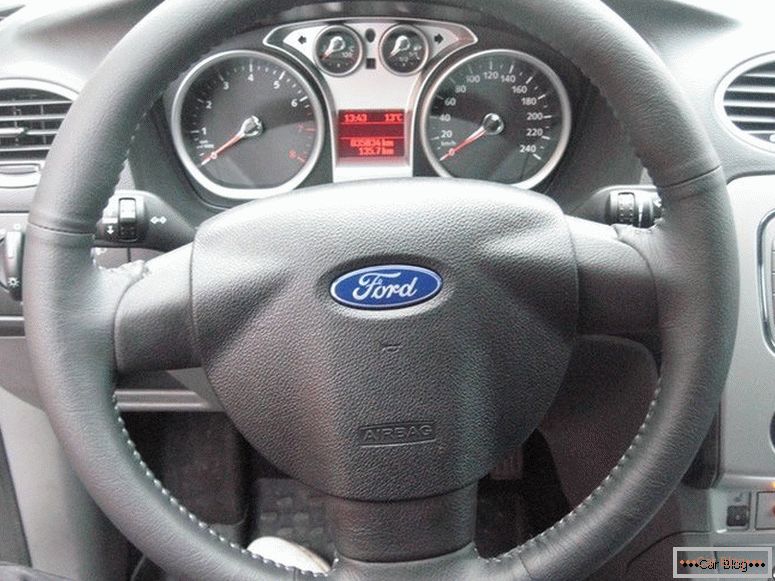 Ford Focus 2 steering wheel