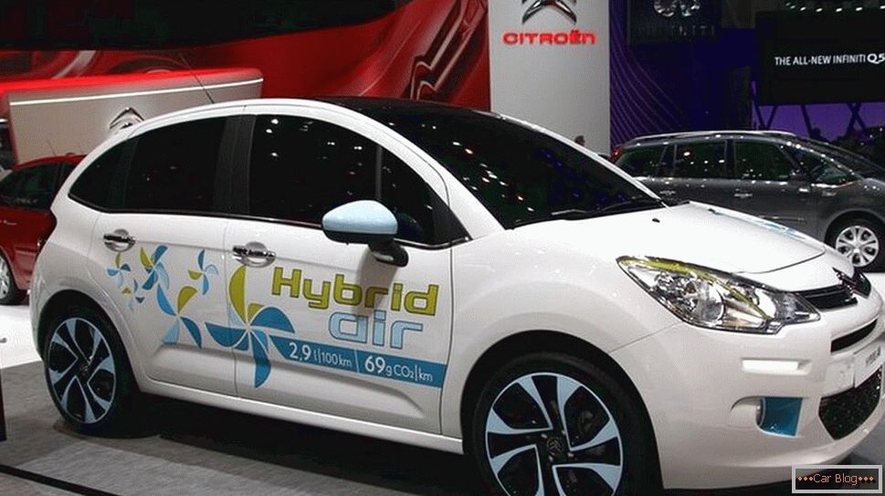 Citroen hybrid car
