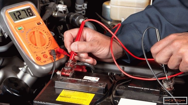 How to check the car battery performance with a multimeter