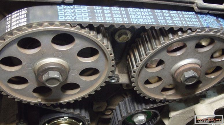 Correct installation of the timing belt