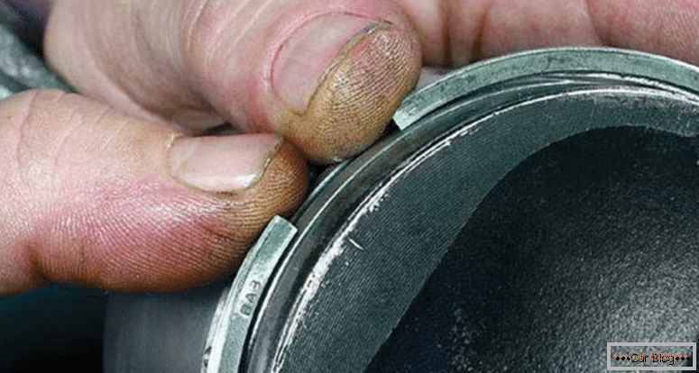 how is the correct installation of piston rings