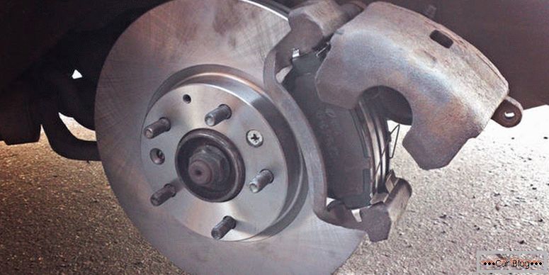 how to quickly remove the brake disc from the hub