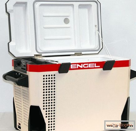 Compressor auto-refrigerator (auto-freezer)
