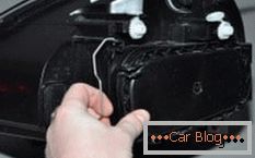 how to change the low beam bulbs