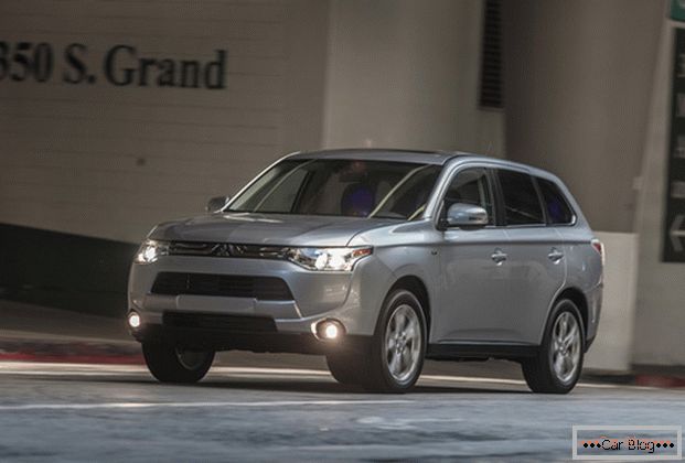 The appearance of the car Mitsubishi Outlander