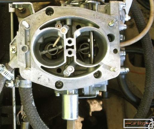 Assembling the carburetor Solex 21083