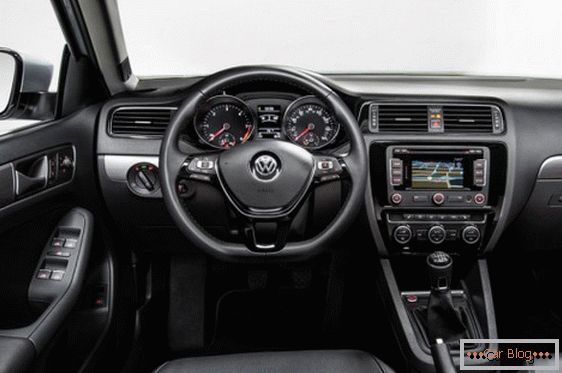 Saloon car Volkswagen Jetta сочетает в себе простор и комфортабельность
