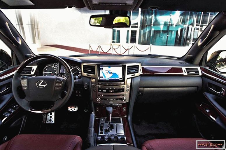Lexus LX570 car interior