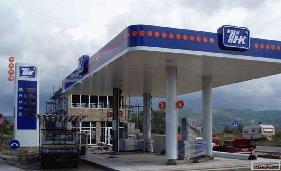 tnk petrol station peter