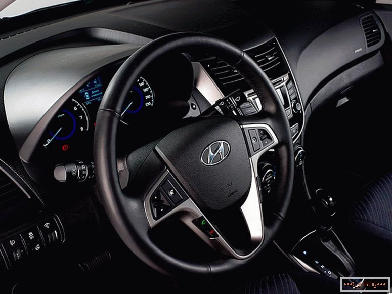 Hyundai Solaris 2015 steering wheel and control
