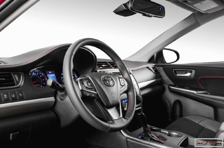 Toyota Camry 2015 interior photo