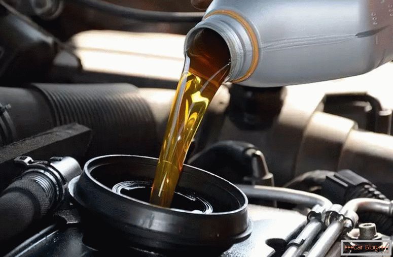 how much oil should be poured into the engine