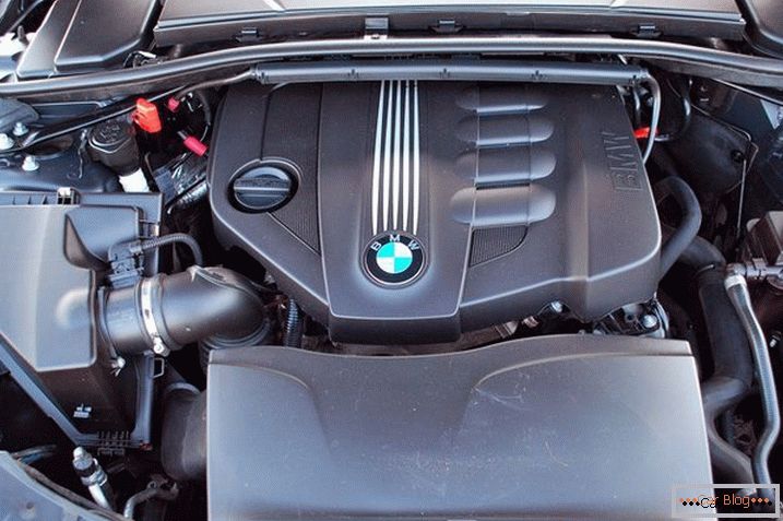 modern BMW engine