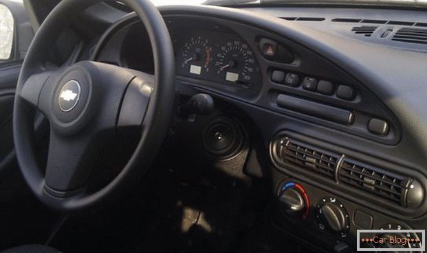Chevrolet Niva steering wheel
