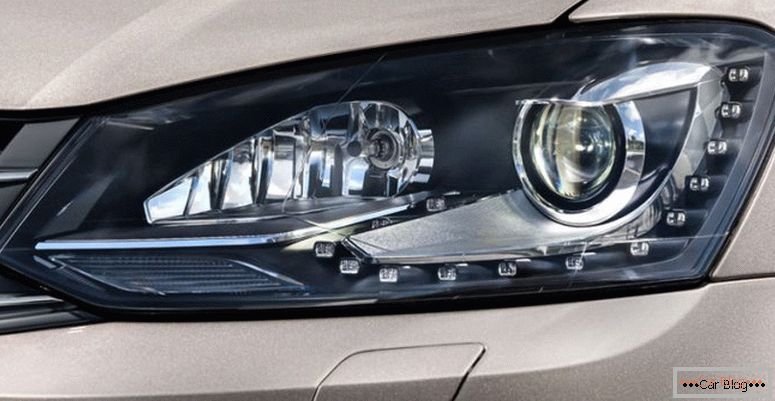 Headlights Volkswagen Polo sedan