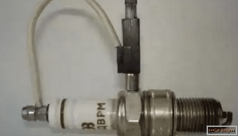 what device is used to check the spark plugs