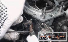 how to properly adjust the carburetor