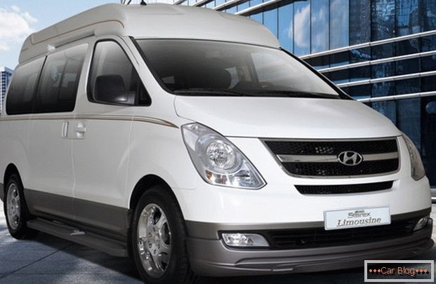 Diesel minibus from Korea Hyundai Grand can be a replacement for minibuses