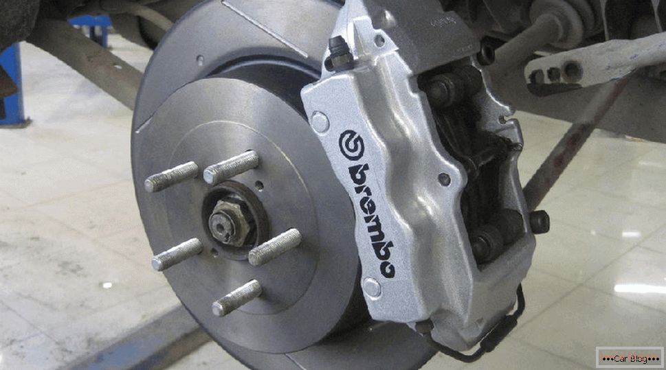 Features functioning calipers