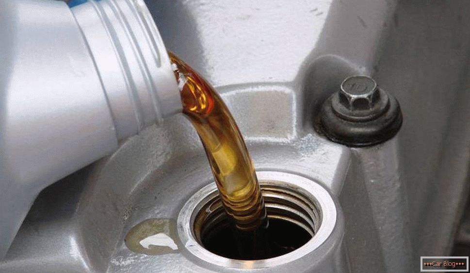 How to choose the flushing oil for the engine