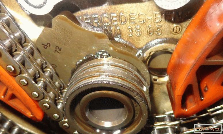 Timing chain of Mercedes car engine