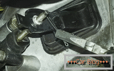 how to install the clutch slave cylinder repair kit