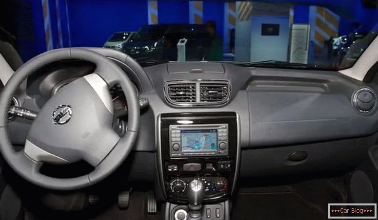 how does Nissan Terrano look inside