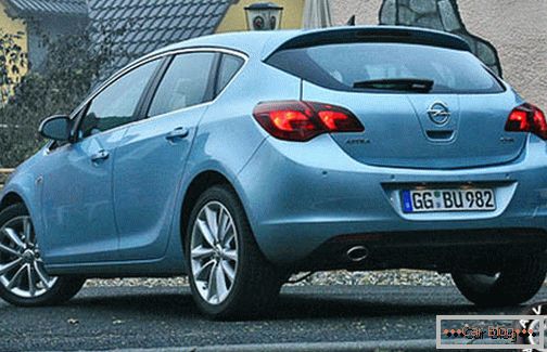 Opel Astra hatchback clearance