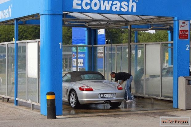 Self wash the car in self-service car wash