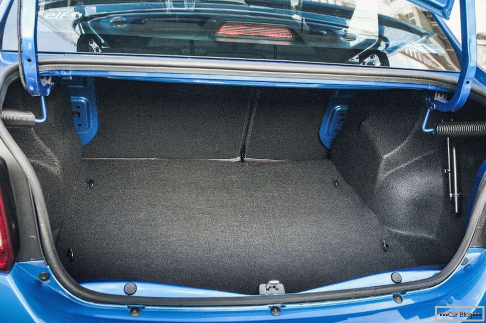 Car trunk Renault Logan