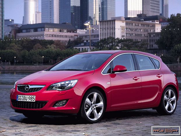Comfort and practicality - characteristic features of the car Opel Astra