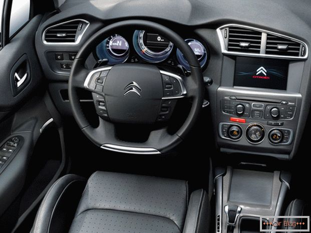 Citroen C4 car interior is characterized by the presence of a liquid crystal dashboard