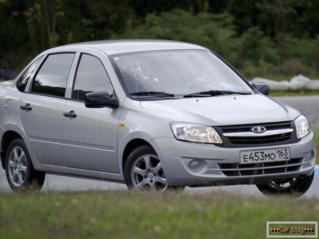 Car manufacturers Lada Granta try to take into account the needs of Russian drivers