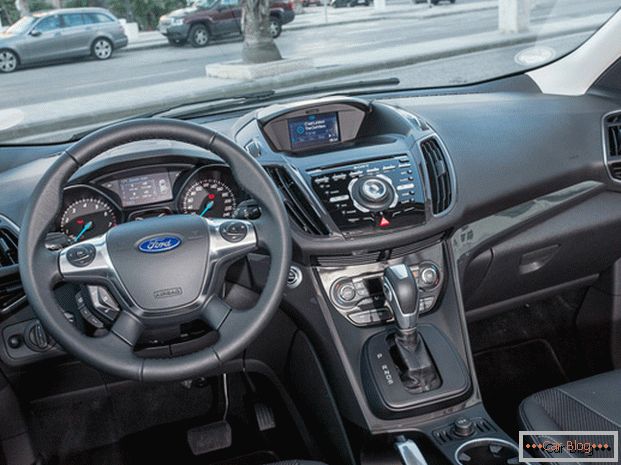 Ford Kuga boasts the presence of exotic elements in the cabin