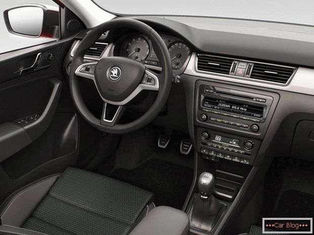 The interior of the car Skoda Rapid is equipped with everything necessary for comfortable travel.