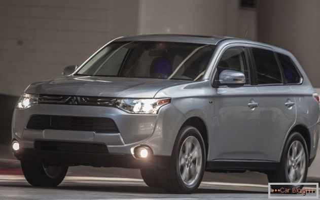 Mitsubishi Outlander is considered to be the benchmark among SUVs.