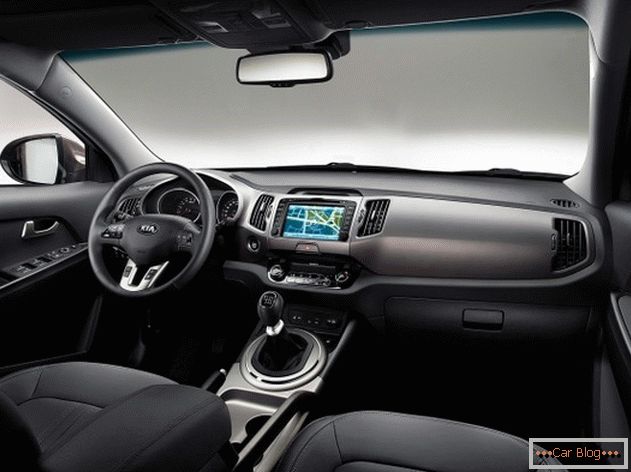 The car interior Kia Sporteydzh emphasizes the high status of the owner