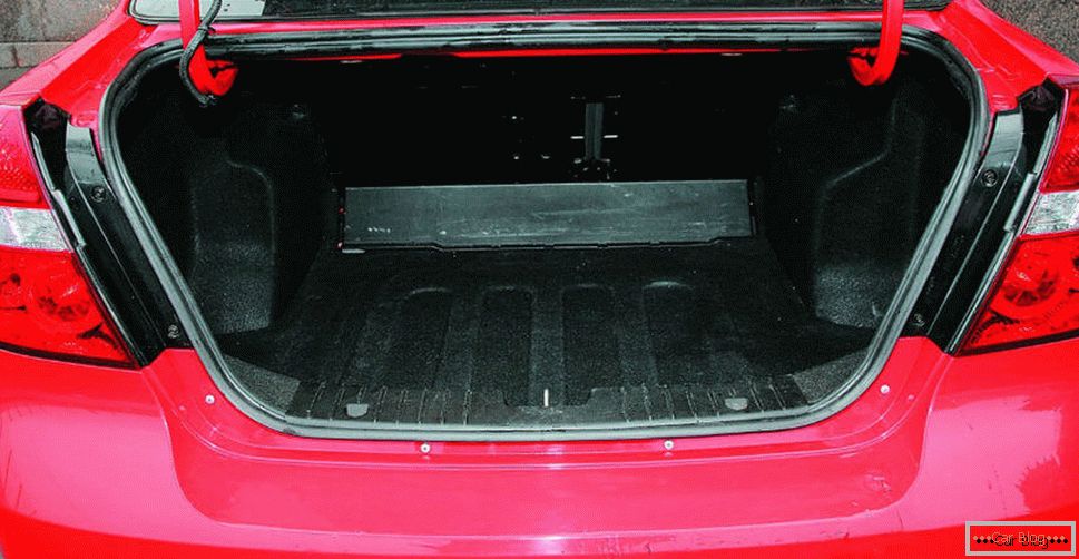 Chevrolet Aveo luggage compartment