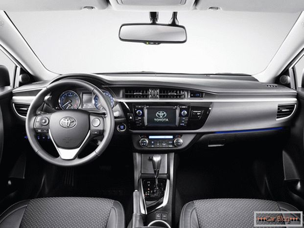 Toyota Corolla car interior compensates for the shortcomings of the spring view thanks to the comfort behind the wheel
