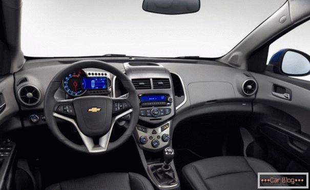 In the cabin Chevrolet Aveo реализованы многие дизайнерские решения