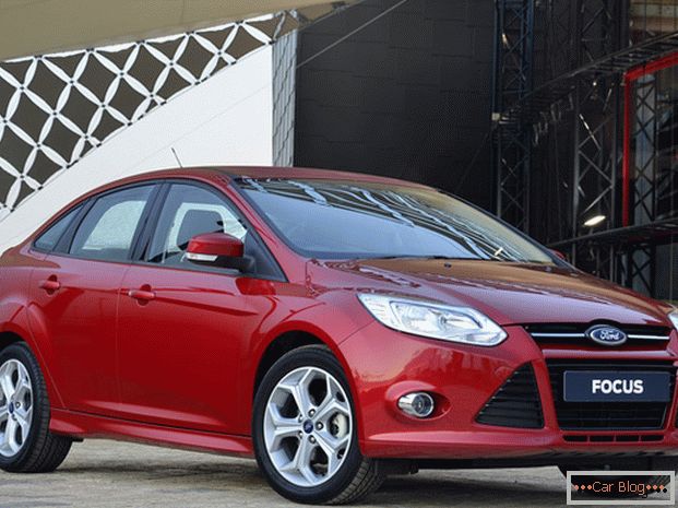 Externally, the Ford Focus has not changed much after a change of several generations