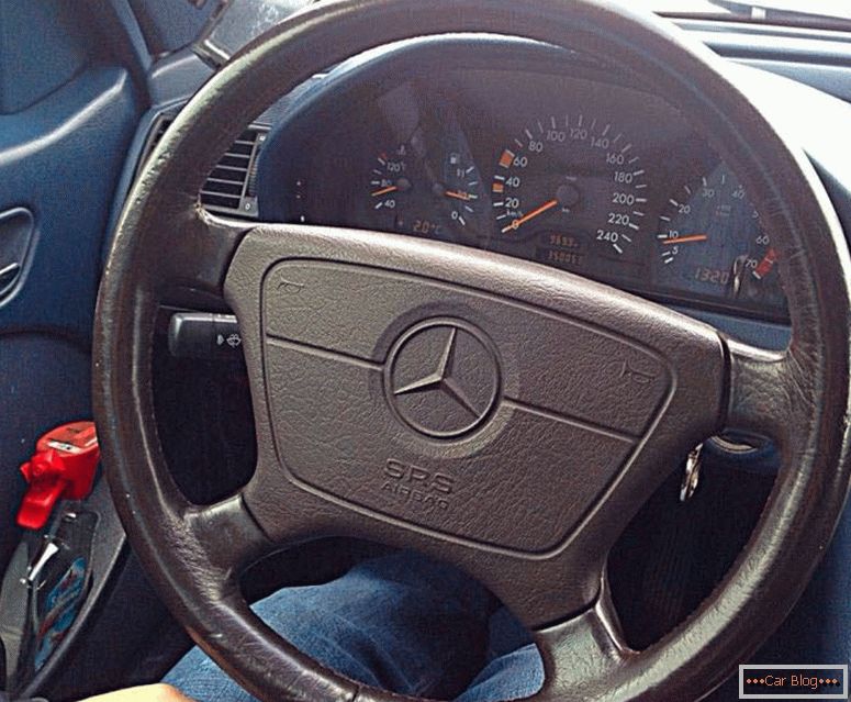Mercedes-Benz W140 steering wheel
