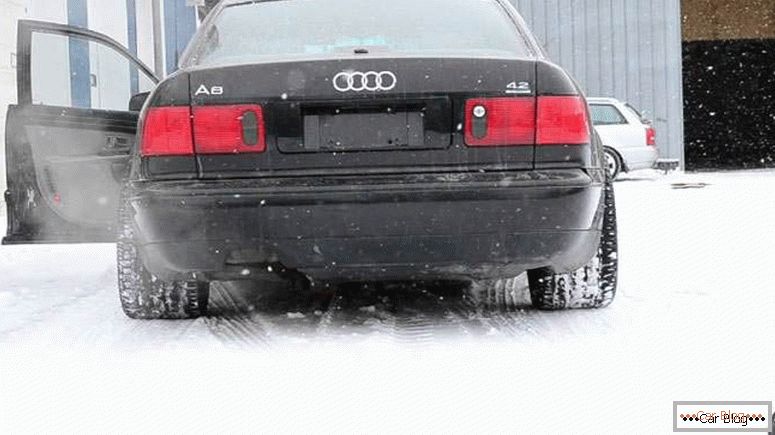 Audi A8 (D24D) дрandфт по снегу