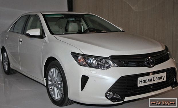 The appearance of the car Toyota Camry